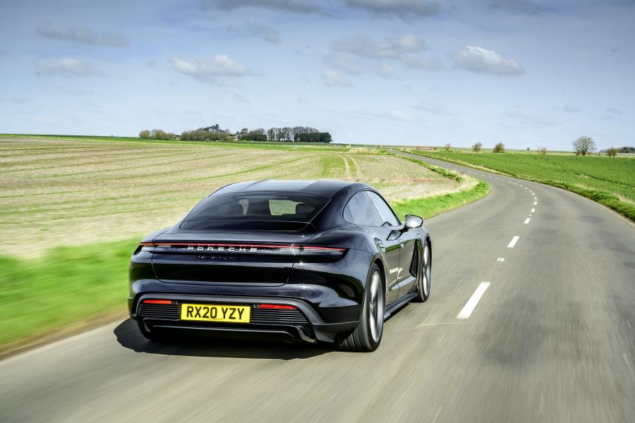  Porsche Taycan Turbo S 2020 года  (UK) (фото 22 из 40)